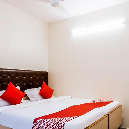 Hotel Super Oyo G P Residency Kākināda Exterior foto